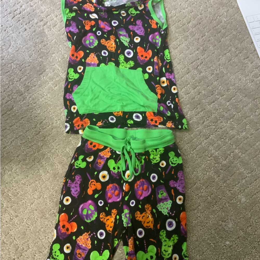 Showstoppers 2 piece Halloween Mickey